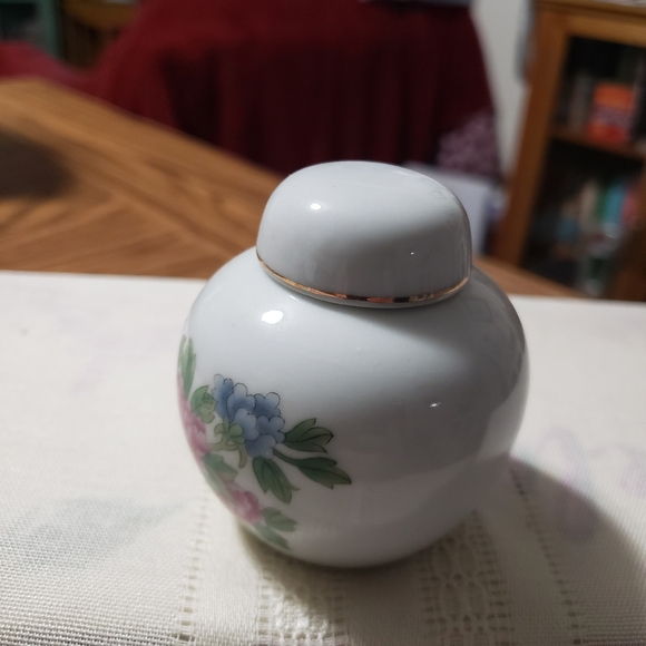 Vintage Small Ginger Jar - Picture 5 of 9